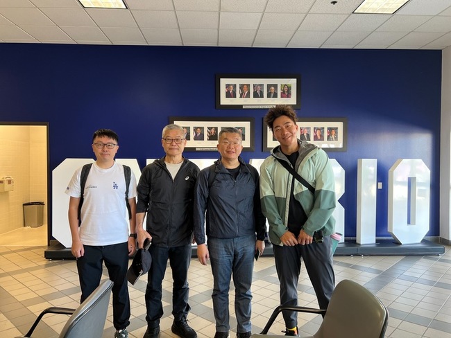 蔡其昌郭泓志一同赴美 徵詢混血好手WBC意願 | 華視新聞