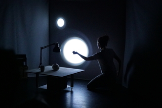 七巧板劇團「調皮的影子」 用創意幽默探索光影