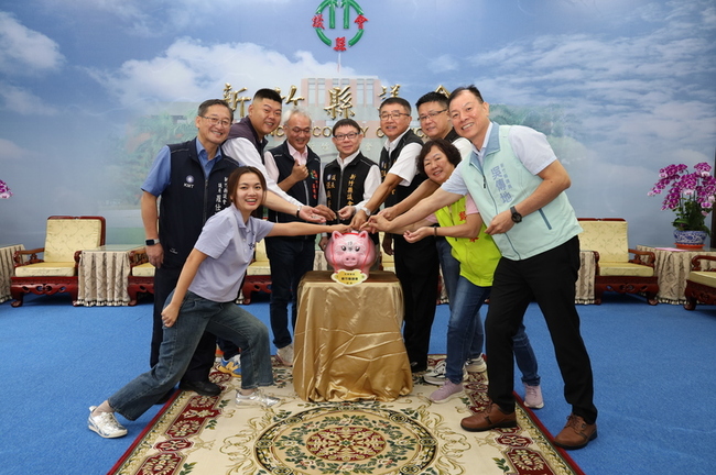 竹縣議會設神豬撲滿  盼越養越肥捐公益 | 華視新聞