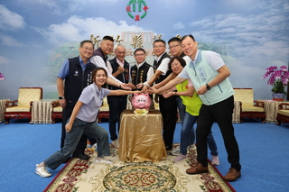 竹縣議會設神豬撲滿  盼越養越肥捐公益