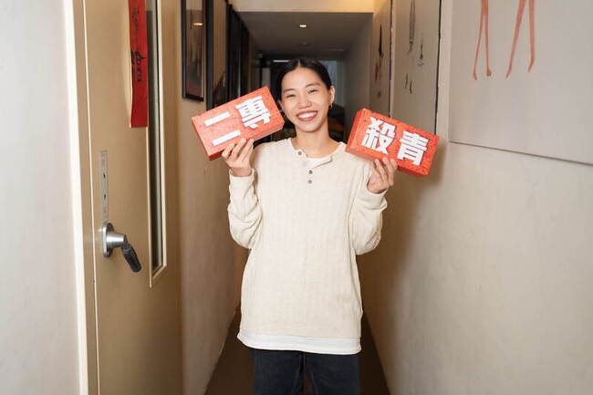 洪佩瑜新輯錄製殺青 笑喊新歌難到想搬磚砸頭 | 華視新聞