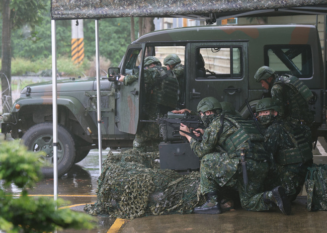 206旅後備軍人臨戰訓練 專家：有效將平民轉換為戰士 | 華視新聞