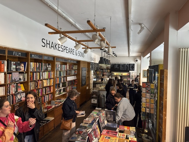 年輕人帶動德國書市成長  探索AI簡化營運成趨勢 | 華視新聞