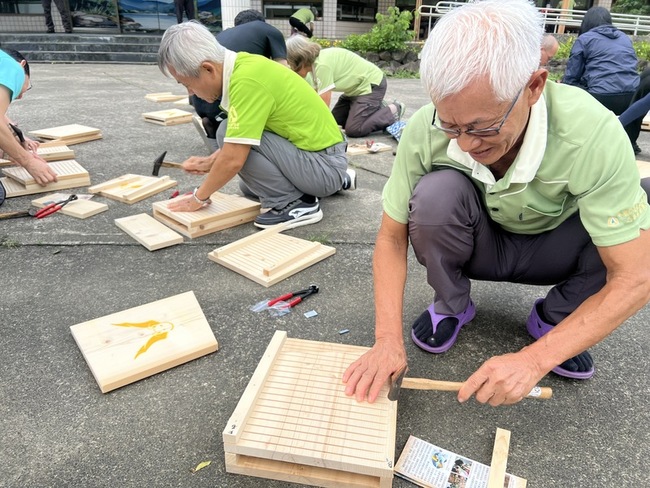 雙流森林遊樂區保育工作坊　動手打造蝙蝠庇護所 | 華視新聞