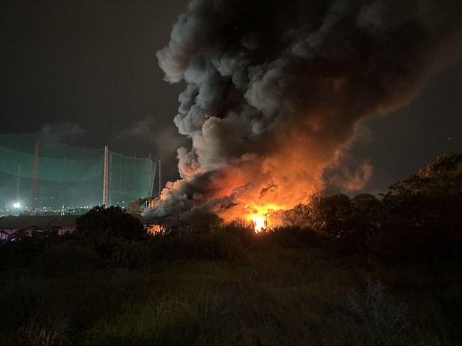 新店鐵皮工廠大火　消防籲民眾關窗、外出戴口罩 | 華視新聞