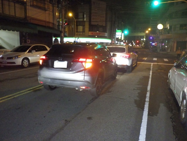 台中警酒駕撞前車孕婦受驚嚇　記1大過調職 | 華視新聞