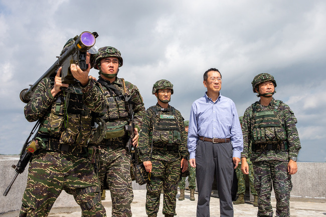 顧立雄視導陸戰66旅戰備  人攜式刺針飛彈首度亮相 | 華視新聞