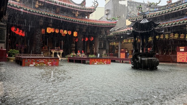 鹿港天后宮怨下雨就淹不能再忍　縣府爭取經費改善 | 華視新聞