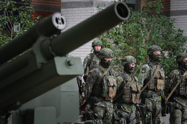 206旅教召官兵臨戰訓練  射擊105榴彈砲熟悉程序 | 華視新聞