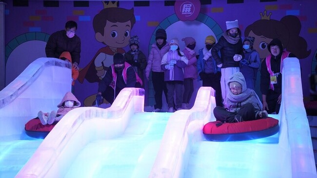 屏東夏日狂歡祭7/19開園  冰宮城堡13米冰雕溜滑梯 | 華視新聞