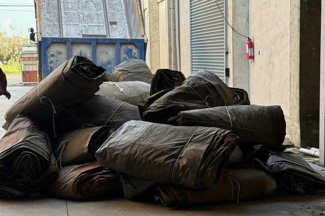 立委賴惠員募帆布助台南災區 企業家響應捐51件 | 華視新聞