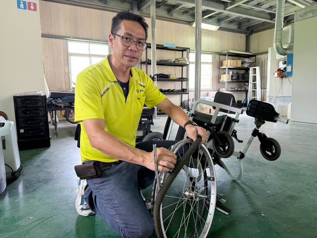 輔具出租減鐵鋁用量　李仁傑不忘初衷拚減碳 | 華視新聞