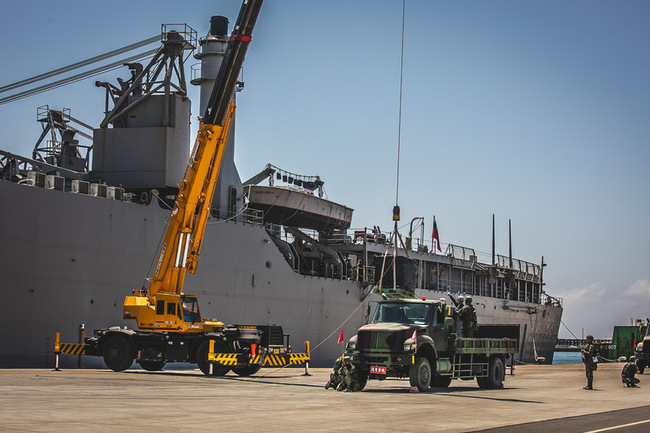 二戰區旭海軍艦演練境外物資接轉　軍方澄清無涉美軍 | 華視新聞