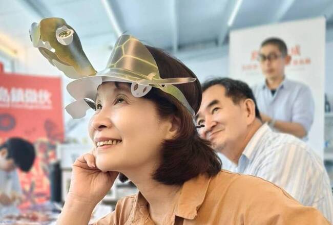 靠客家花布轉型　老字號紡織廠手作a-WE助外交 | 華視新聞