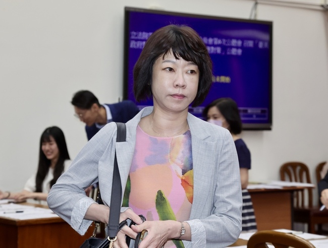 經貿辦：8/1前積極與美國協商　堅守產業和國家利益 | 華視新聞