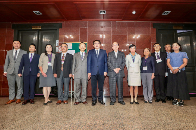 率大法官被提名人拜會民進黨團　潘孟安盼全數通過 | 華視新聞