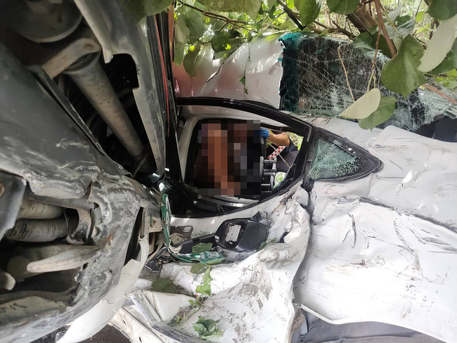 彰化線西車禍2人送醫　1男遭車體夾困搶救中 | 華視新聞