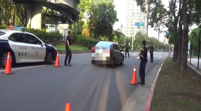 駕車拒攔檢警開2槍　北市男負傷逃逸仍遭逮 | 華視新聞