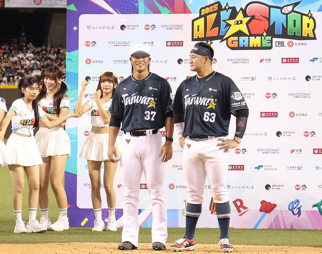 蔣少宏明星賽獲MVP　手牽呂詠臻珍惜重聚時光 | 華視新聞