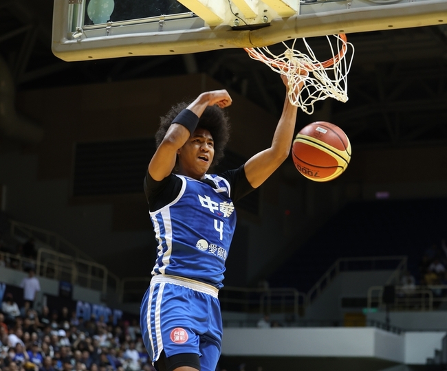 賀博頻轟炸籃框  台灣藍瓊斯盃勝卡達確定奪亞軍 | 華視新聞