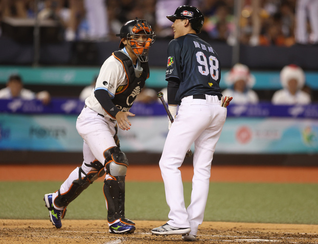 陳晨威「啾啾」橋段被三振　曾豪駒笑說要調整 | 華視新聞