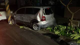 男涉深夜倒車連續衝撞路旁車　高市警：疑車位糾紛