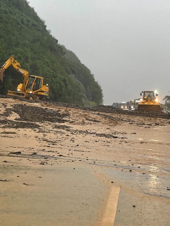 雨勢未歇　台東南迴尚武段、南橫下馬路段中斷 | 華視新聞