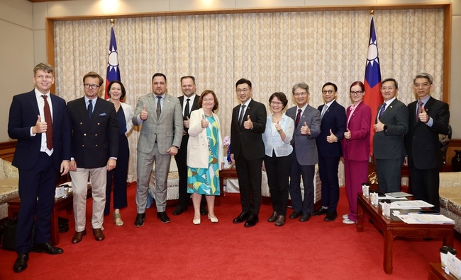 歐洲議會代表團見江啟臣　盼交流全社會防衛韌性策略 | 華視新聞