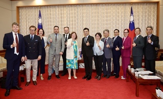 歐洲議會代表團見江啟臣　盼交流全社會防衛韌性策略