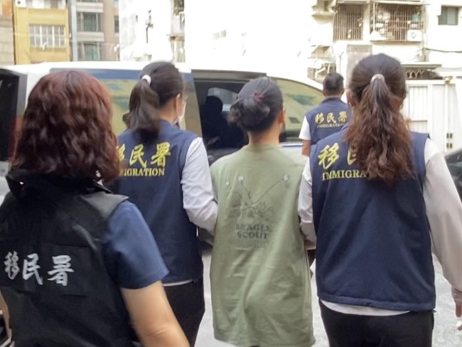 非法仲介集團強擄失聯移工逼迫工作 越配等3人起訴 | 華視新聞