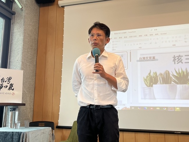 童子賢挺罷傅 黃國昌：政治立場不影響公投聯繫 | 華視新聞