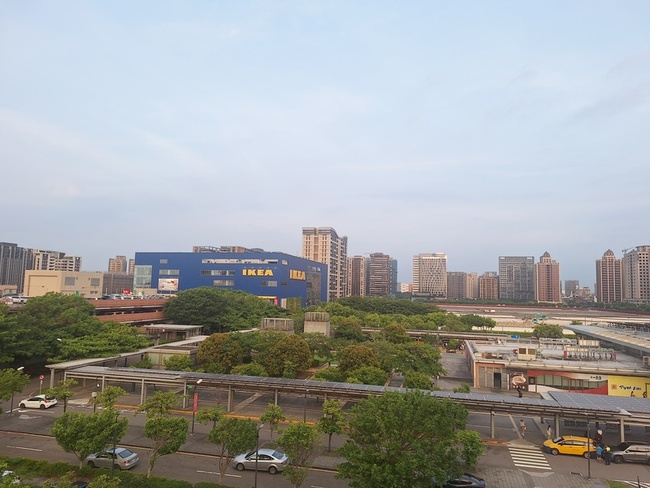 房市冷加4月股災衝擊　前5月預售市場吹解約冷風 | 華視新聞