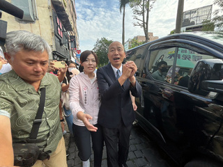 高虹安與韓國瑜車掃反罷 綠營邀青年宣講催同意票