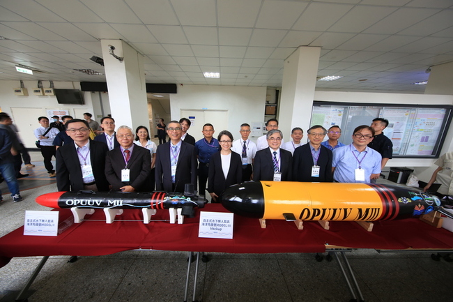 視察中山大學水下科技 蕭副總統讚自主研發拓展實力 | 華視新聞