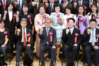 台師大抽血案　鄭英耀籲支持和鼓勵吹哨者