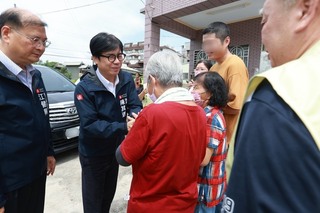 高市工會行善特攻隊修繕弱勢家戶　陳其邁親送家具