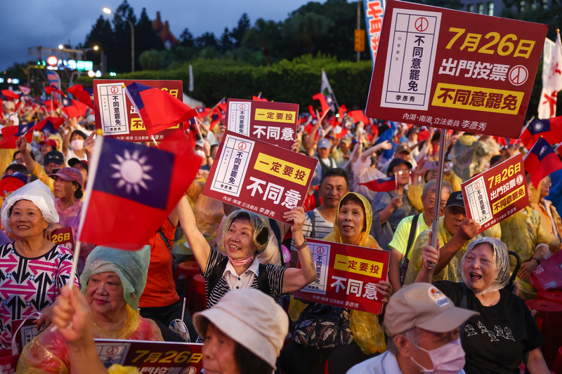 不同意罷免選前之夜在凱道　民眾熱情參與（2）