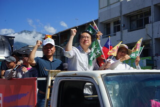 林右昌稱陽光將照進花蓮　藍營邀民眾檢舉買票