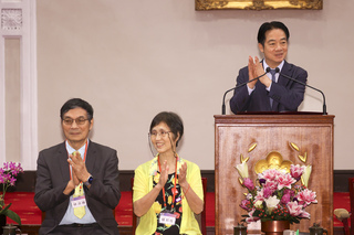 總統接見科展首獎師生 續推科學教育與世界並駕齊驅