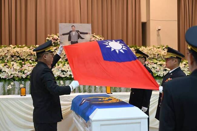 吳恩碩救溺殉職  侯友宜代頒褒揚令、追晉分隊長 | 華視新聞