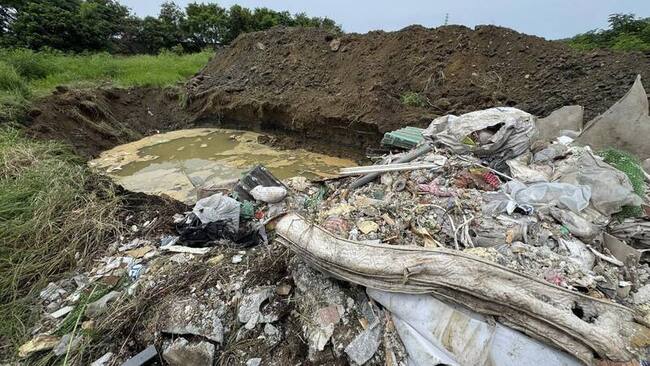 非法傾倒查扣機具處置惹議　苗檢：證據已保全 | 華視新聞