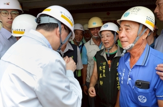 卓榮泰視察台南災後復原　向災民致歉強調儘速修復
