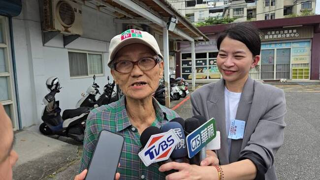 投票前遭婦人攔阻  葉春蓮：不生氣但多少受影響 | 華視新聞