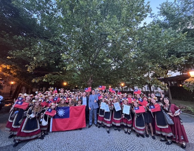 希望合唱團斯洛伐克奪4項金獎  賽後揮國旗唱國歌 | 華視新聞