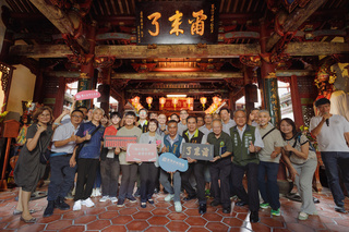 魔幻台灣文學展前進日本大阪　府城名匾當開場意象