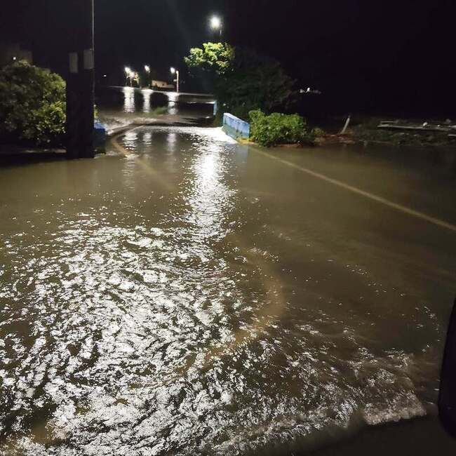 台中豪雨狂襲　大甲一度停電、大安多處積淹水 | 華視新聞