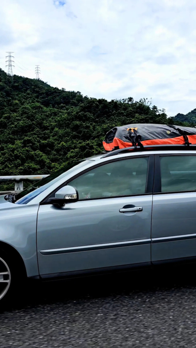 網揭駕駛疑抱女童開車致雪隧塞車  警：最重罰3.6萬 | 華視新聞