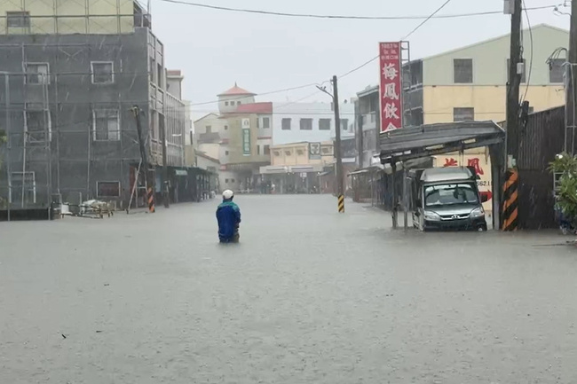 台南後壁區停班課  菁寮老街周邊積淹水一度及膝 | 華視新聞