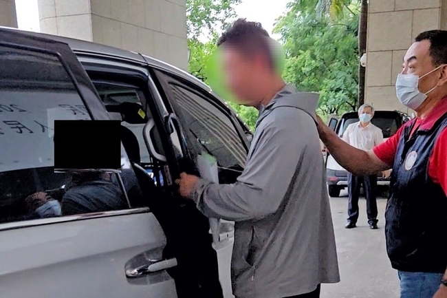 欠稅費逾4百萬元又脫產　桃園市男子遭管收 | 華視新聞