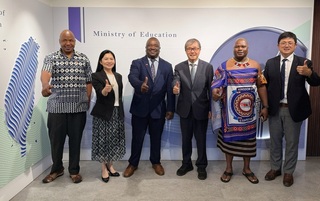 史瓦帝尼2部長訪台  商議互派華語與英語教師